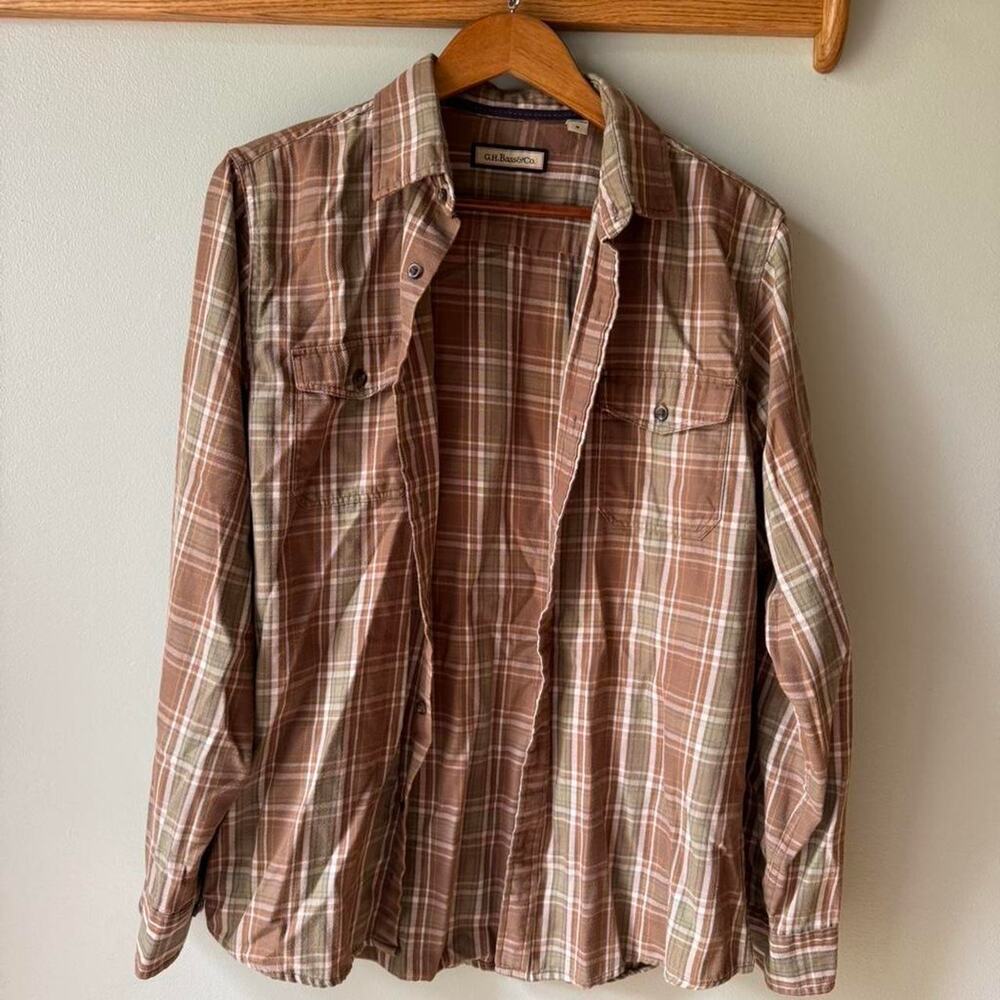 GH Bass & Co. medium button up shirt flannel. No defects.